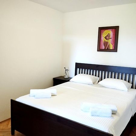 Holiday House Pinus Pinea Viganj Esterno foto